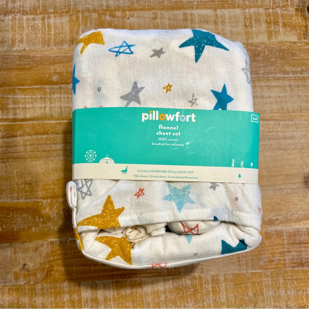 NEW Pillowfort Flannel Sheet Set with Star Design - FULL